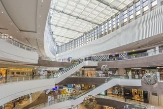 Obchodníci zaplakali, dorovnání tržeb se o Vánocích nekonalo. Mohou si za to sami? - Médium.cz